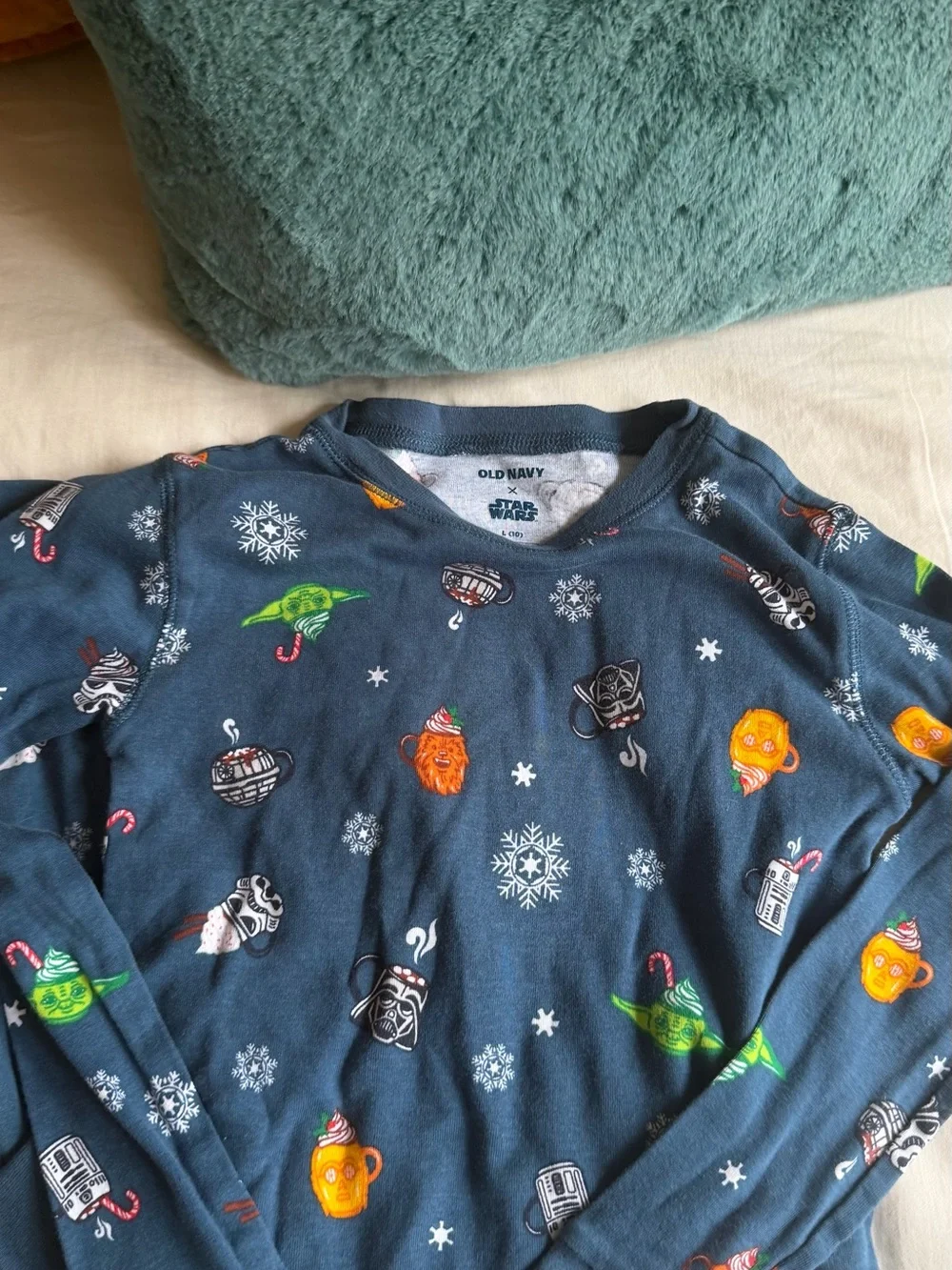 Old Navy Navy Star Wars Holiday Character Pajama Set with Bright Accents
